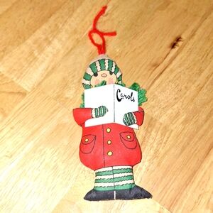 Choir singer "puffett " handmade vintage Christmas ornament.